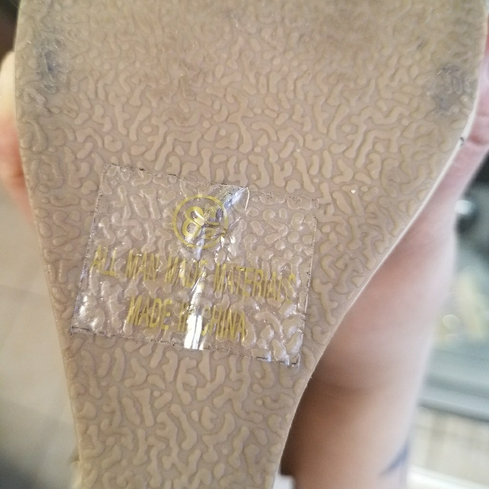 Shoes - Picture 2 of 5